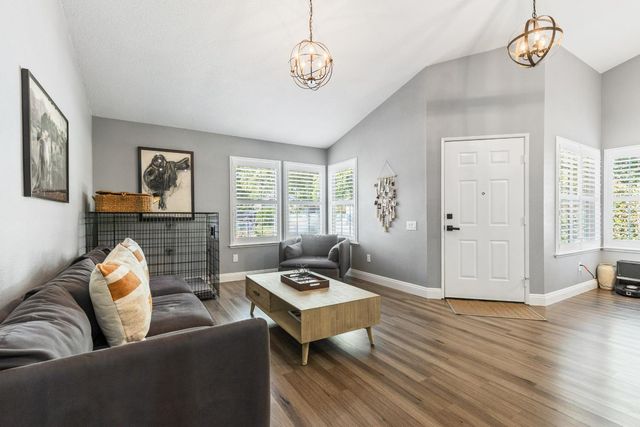 9516 Kellingworth Ct, Sacramento, CA 95827