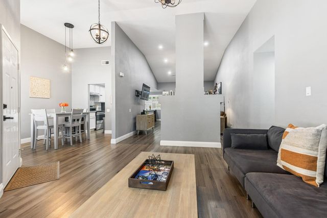 9516 Kellingworth Ct, Sacramento, CA 95827