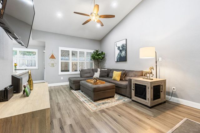 9516 Kellingworth Ct, Sacramento, CA 95827