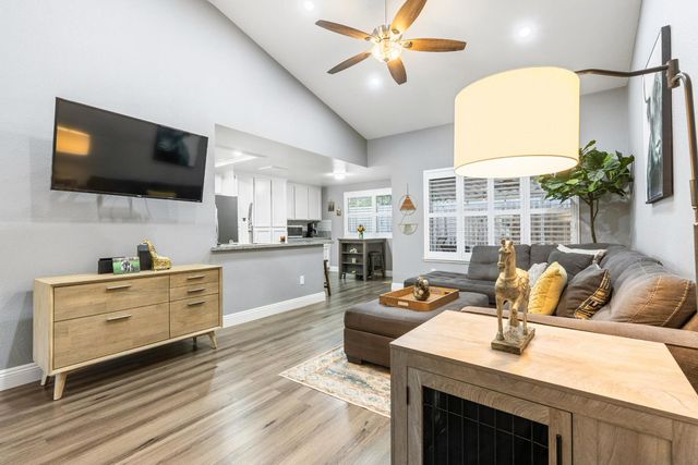 9516 Kellingworth Ct, Sacramento, CA 95827