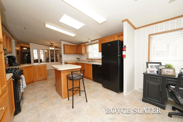 4001 E Wembley Lane, Kalamazoo, MI 49009