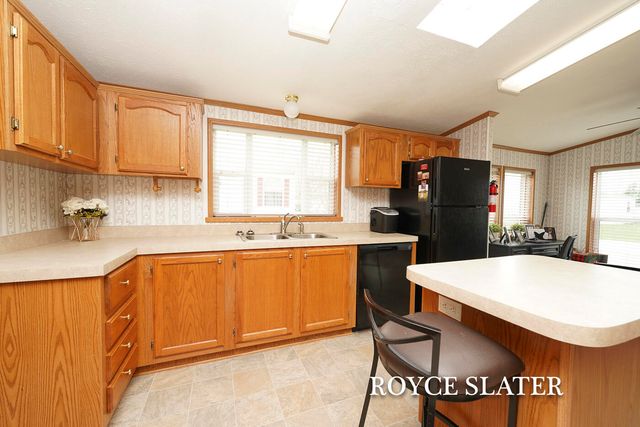 4001 E Wembley Lane, Kalamazoo, MI 49009