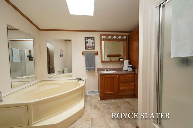 4001 E Wembley Lane, Kalamazoo, MI 49009