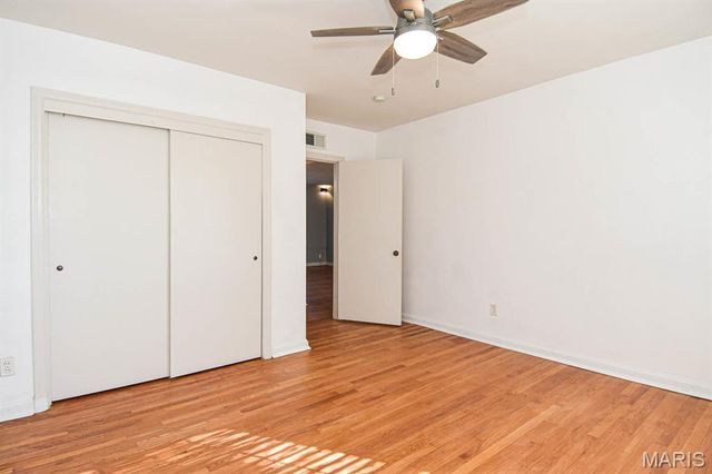 8154 Whitburn Avenue 2W, St Louis, MO 63106
