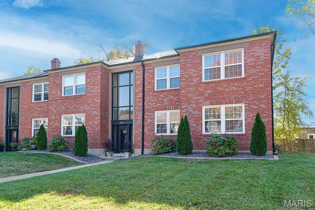 8154 Whitburn Avenue 2W, St Louis, MO 63106