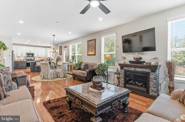 2109 CEDAR TREE LN, Waldorf, MD 20601