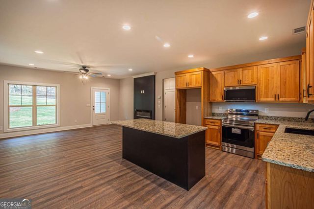 135 Rocky Branch Drive, Murrayville, GA 30564