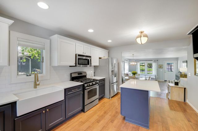 6258 Orleans Lane N, Maple Grove, MN 55369