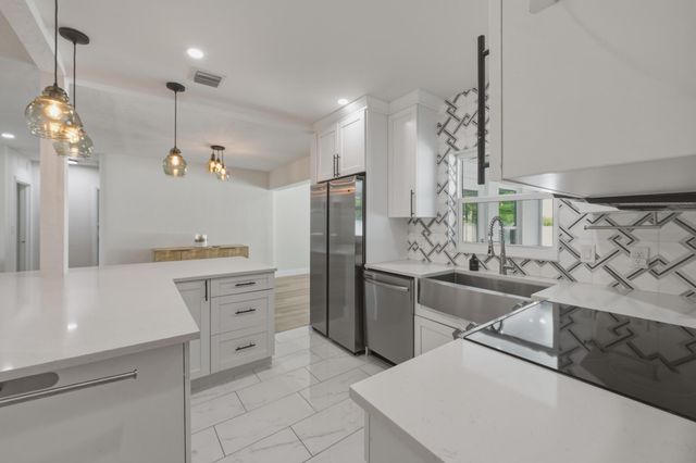 801 NE 19th Terrace, Fort Lauderdale, FL 33304