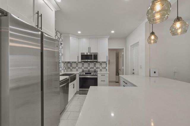 801 NE 19th Terrace, Fort Lauderdale, FL 33304