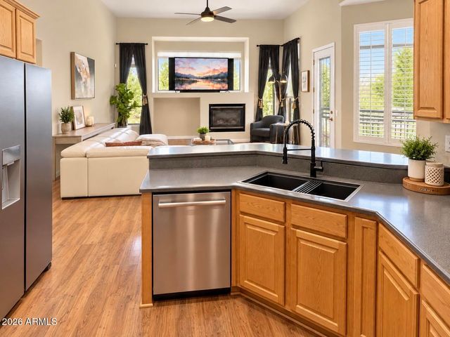 22410 N 48TH Street, Phoenix, AZ 85054