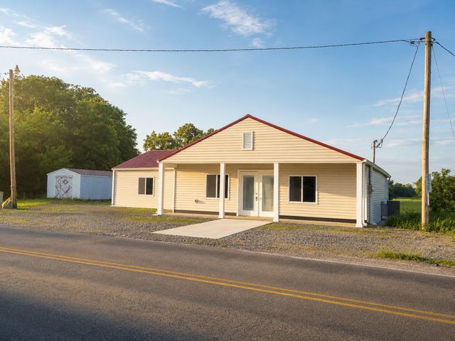 1374 Stroudsville Rd, N, Adams, TN 37010