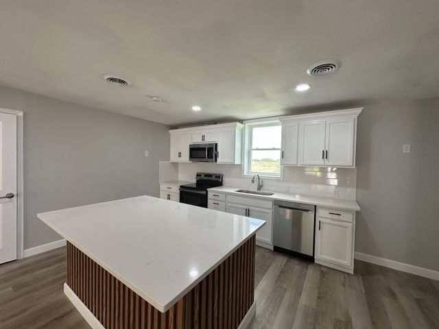1374 Stroudsville Rd, N, Adams, TN 37010