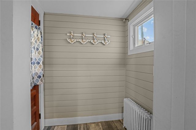 28 Rhode Island Avenue, Newport, RI 02840