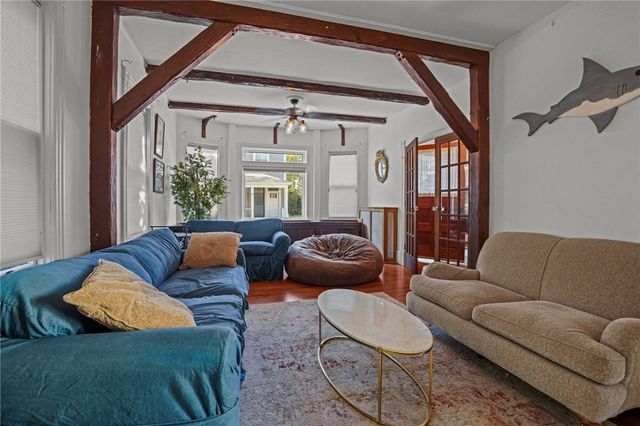 28 Rhode Island Avenue, Newport, RI 02840