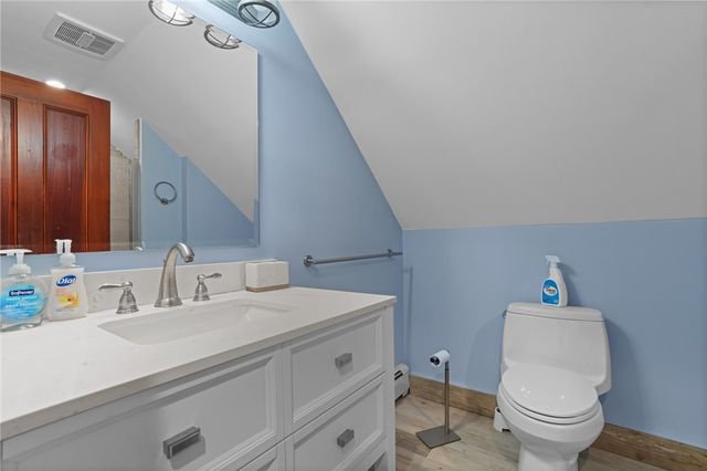 28 Rhode Island Avenue, Newport, RI 02840