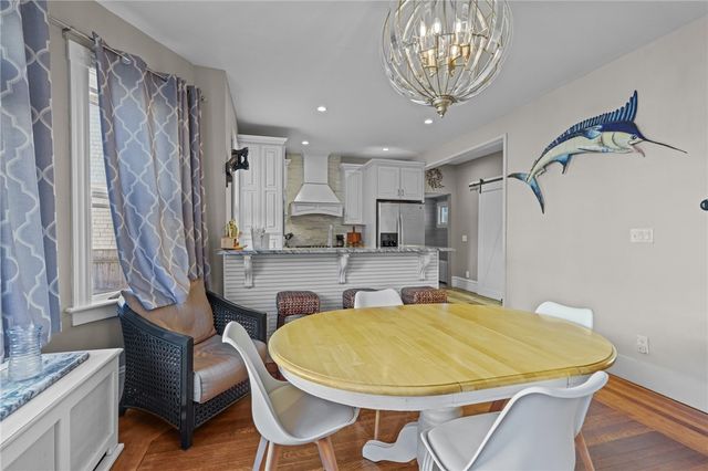 28 Rhode Island Avenue, Newport, RI 02840