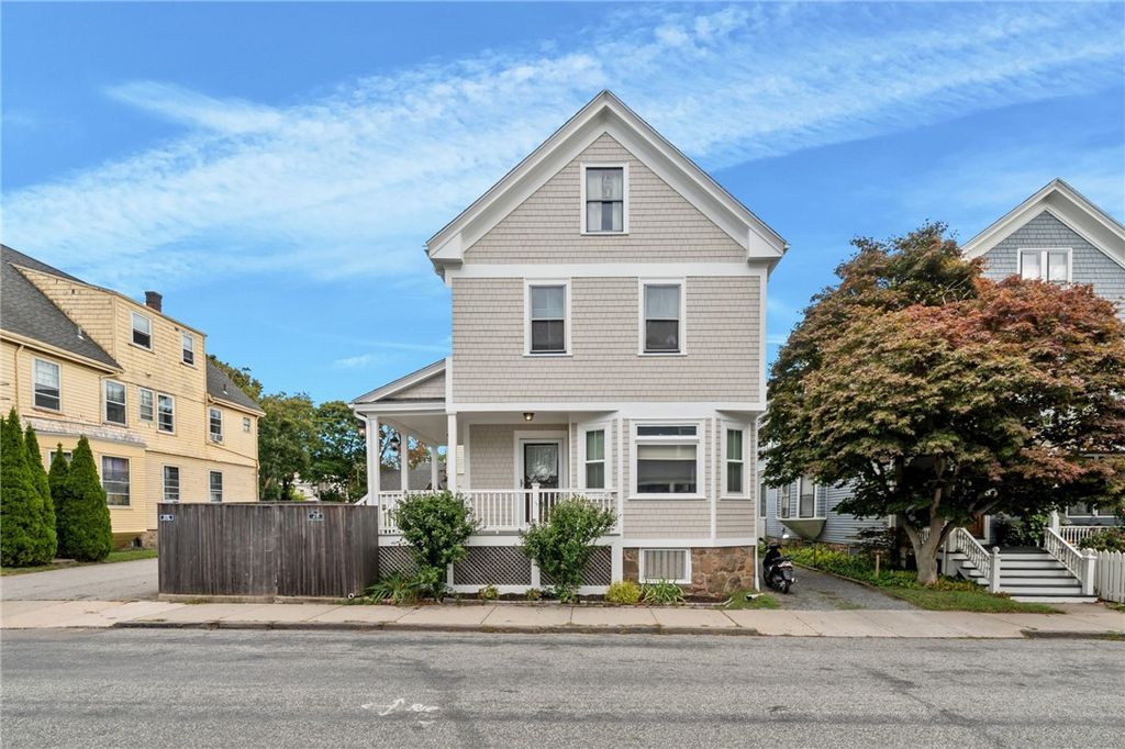 28 Rhode Island Avenue, Newport, RI 02840