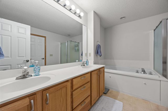 1873 Wildflower Court, Shoreview, MN 55126