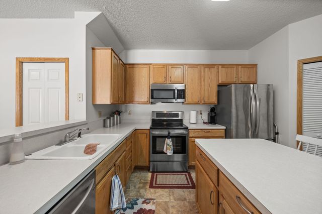 1873 Wildflower Court, Shoreview, MN 55126