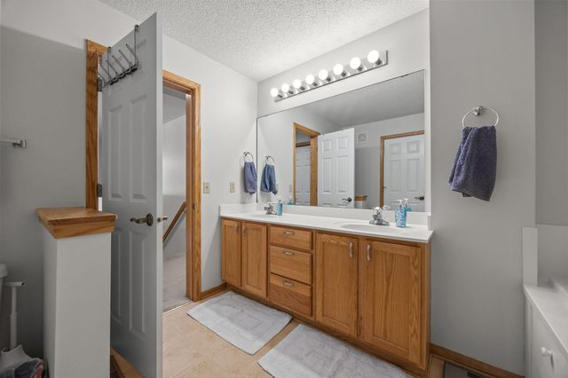 1873 Wildflower Court, Shoreview, MN 55126