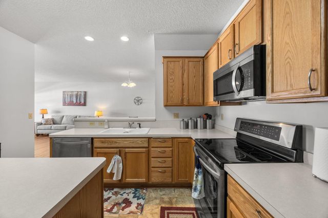 1873 Wildflower Court, Shoreview, MN 55126