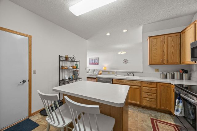 1873 Wildflower Court, Shoreview, MN 55126