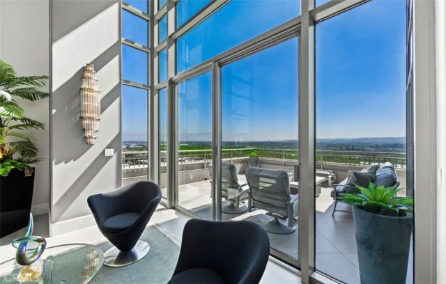 8155 Scholarship, Irvine, CA 92612