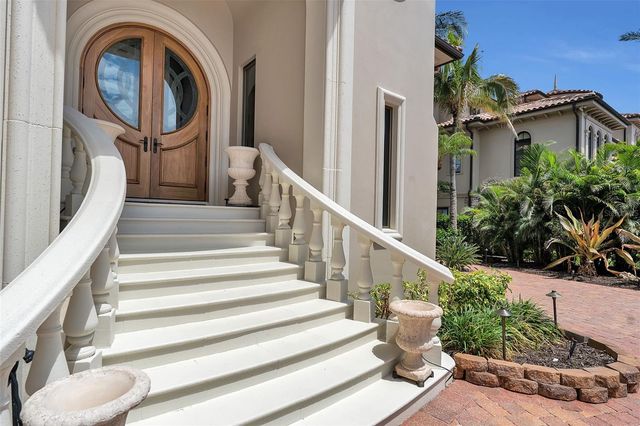 1372 HARBOR DRIVE, Sarasota, FL 34239