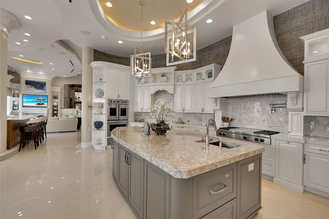 1372 HARBOR DRIVE, Sarasota, FL 34239
