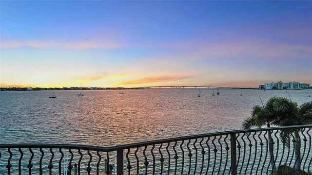 1372 HARBOR DRIVE, Sarasota, FL 34239