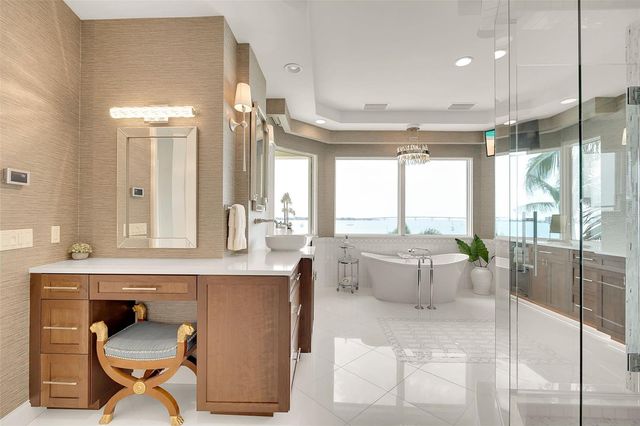 1372 HARBOR DRIVE, Sarasota, FL 34239