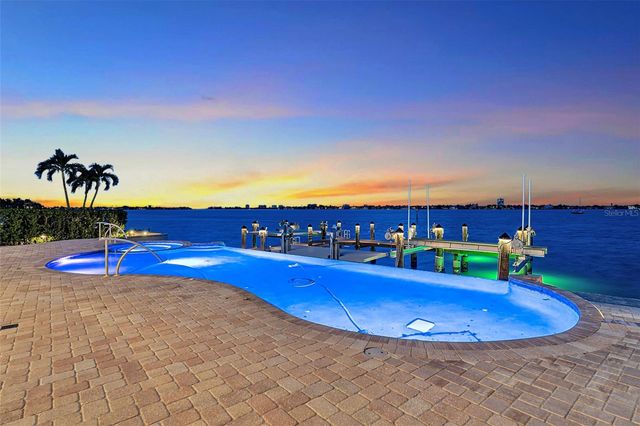 1372 HARBOR DRIVE, Sarasota, FL 34239
