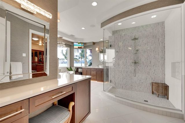 1372 HARBOR DRIVE, Sarasota, FL 34239