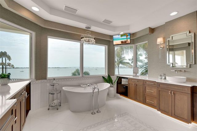 1372 HARBOR DRIVE, Sarasota, FL 34239