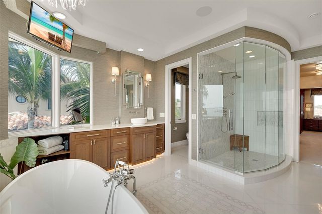 1372 HARBOR DRIVE, Sarasota, FL 34239