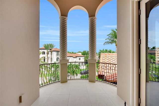 1372 HARBOR DRIVE, Sarasota, FL 34239