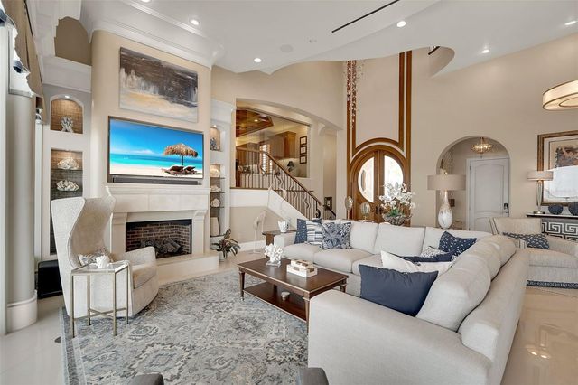 1372 HARBOR DRIVE, Sarasota, FL 34239