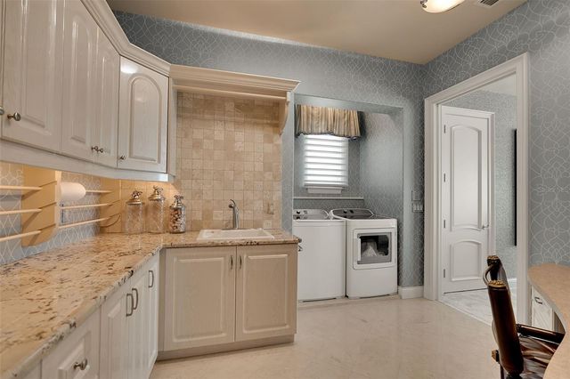 1372 HARBOR DRIVE, Sarasota, FL 34239