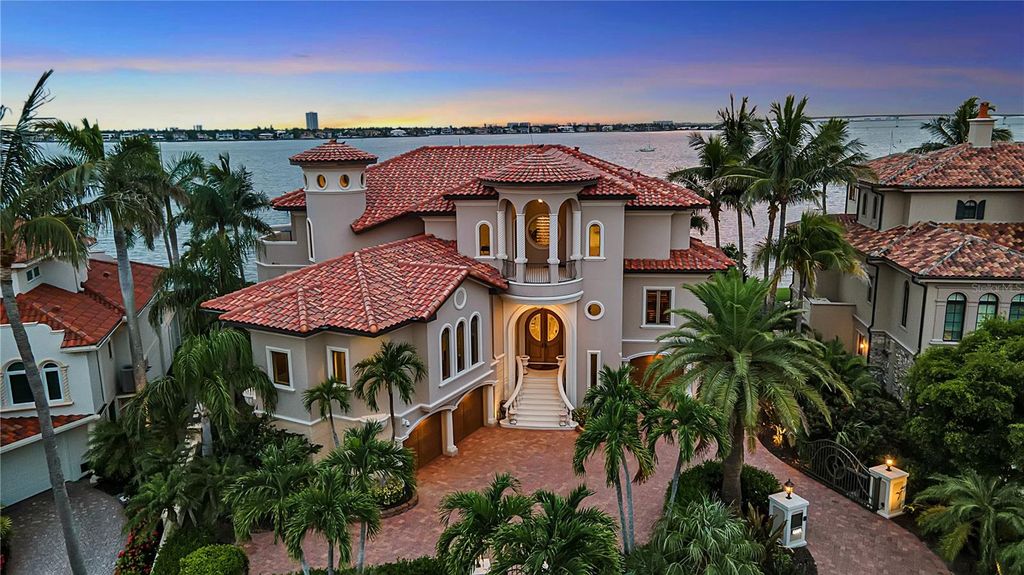 1372 HARBOR DRIVE, Sarasota, FL 34239
