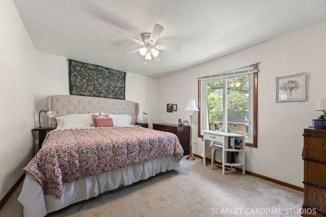 417 Sunnybrook Lane, Wheaton, IL 60187