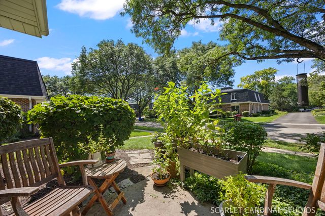 417 Sunnybrook Lane, Wheaton, IL 60187