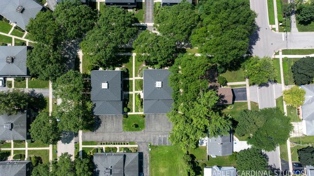 417 Sunnybrook Lane, Wheaton, IL 60187