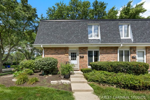 417 Sunnybrook Lane, Wheaton, IL 60187