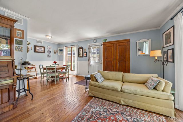 417 Sunnybrook Lane, Wheaton, IL 60187