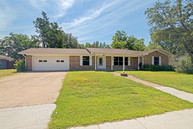 1107 Royal Drive, Kaufman, TX 75142