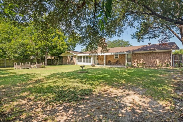 1107 Royal Drive, Kaufman, TX 75142