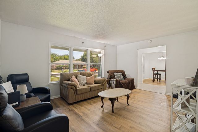 1107 Royal Drive, Kaufman, TX 75142