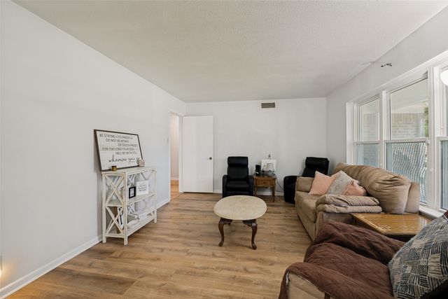 1107 Royal Drive, Kaufman, TX 75142