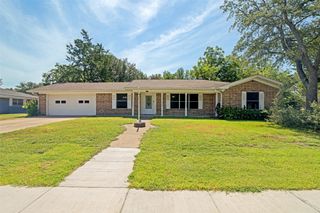 1107 Royal Drive, Kaufman, TX 75142